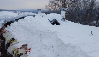 В Перми и крае из-за снега обрушились крыши домов