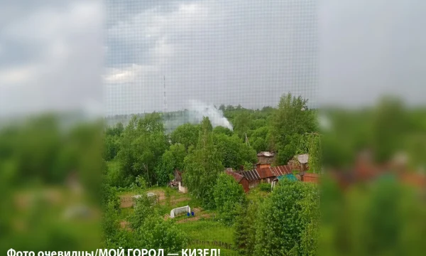 В Кизеле произошёл пожар в деревянном гараже