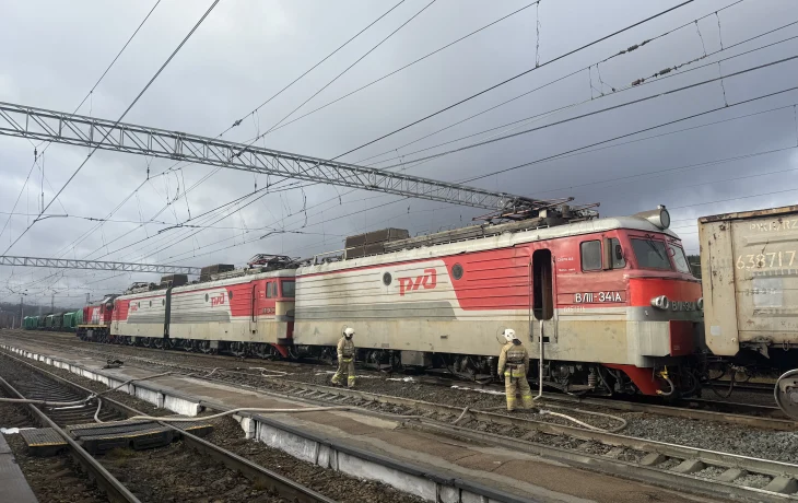 В городе Кизел на улице Привокзальная произошло задымление высоковольтного кабеля В городе Кизел на улице Привокзальная произошло задымление высоковольтного кабеля