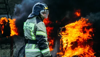 Пожар в посёлке Яйва: тление утеплителя на чердаке многоквартирного дома