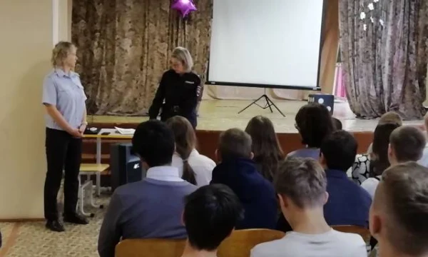Сотрудники полиции провели урок правовой грамотности для кизеловских школьников Сотрудники полиции провели урок правовой грамотности для кизеловских школьников
