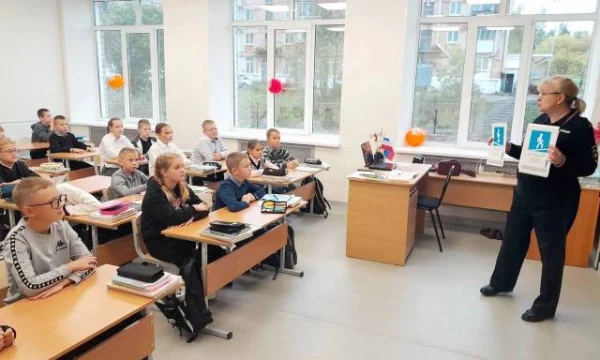 Госавтоинспекторы провели встречи со школьниками Кизела Госавтоинспекторы провели встречи со школьниками Кизела