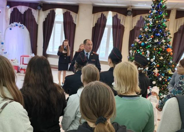 Кизеловские студенты в рамках акции &laquo;Студенческий десант&raquo; познакомились с профессией полицейского