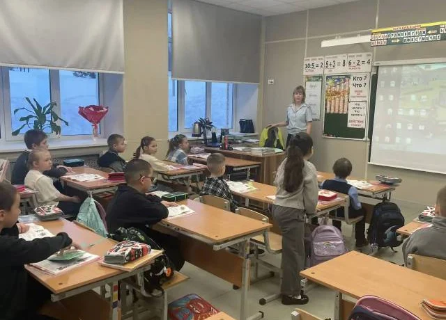 Сотрудники полиции провели встречу со школьниками в рамках &laquo;Недели подростка&raquo;