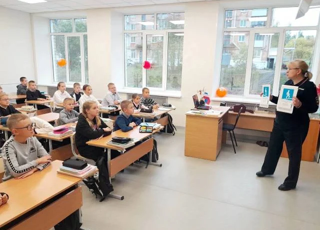 Госавтоинспекторы провели встречи со школьниками Кизела Госавтоинспекторы провели встречи со школьниками Кизела